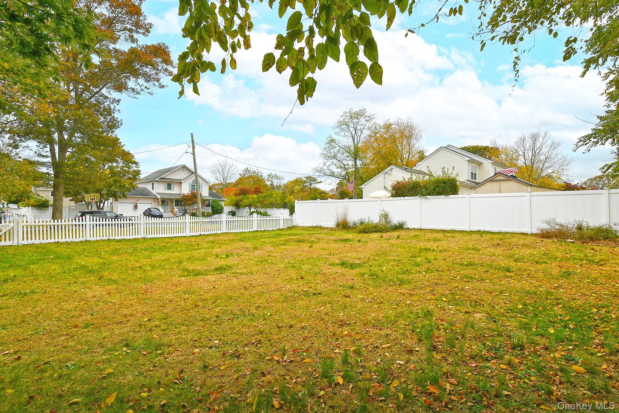 Single Family Rome  Suffolk County, NY 11772, MLS-926215-24