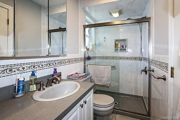 Single Family Davenport  Nassau County, NY 11710, MLS-926222-16