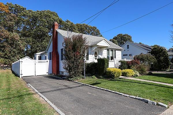 Single Family Davenport  Nassau County, NY 11710, MLS-926222-2