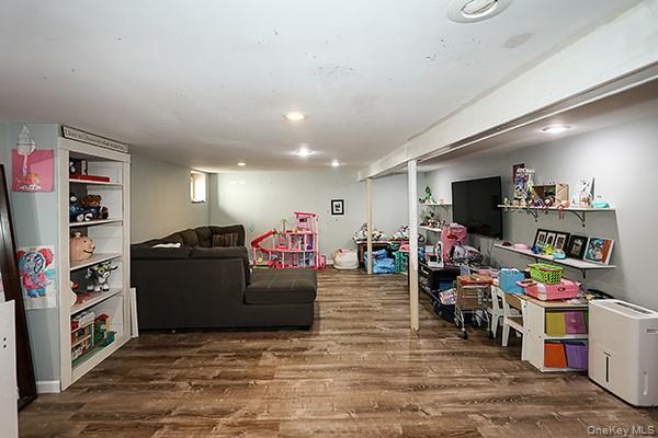 Single Family Davenport  Nassau County, NY 11710, MLS-926222-21