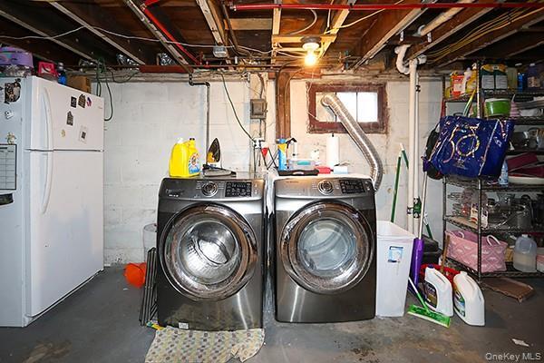 Single Family Davenport  Nassau County, NY 11710, MLS-926222-23