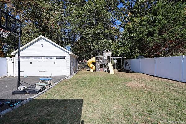 Single Family Davenport  Nassau County, NY 11710, MLS-926222-25