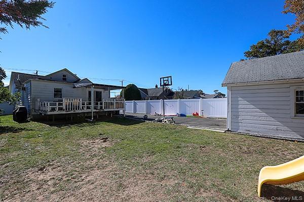 Single Family Davenport  Nassau County, NY 11710, MLS-926222-27