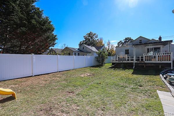 Single Family Davenport  Nassau County, NY 11710, MLS-926222-28