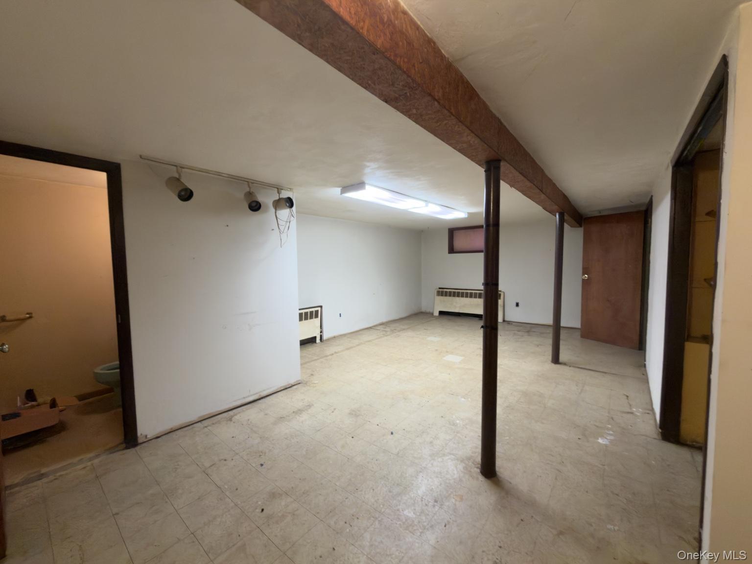 Single Family Cambon  Suffolk County, NY 11780, MLS-926234-24