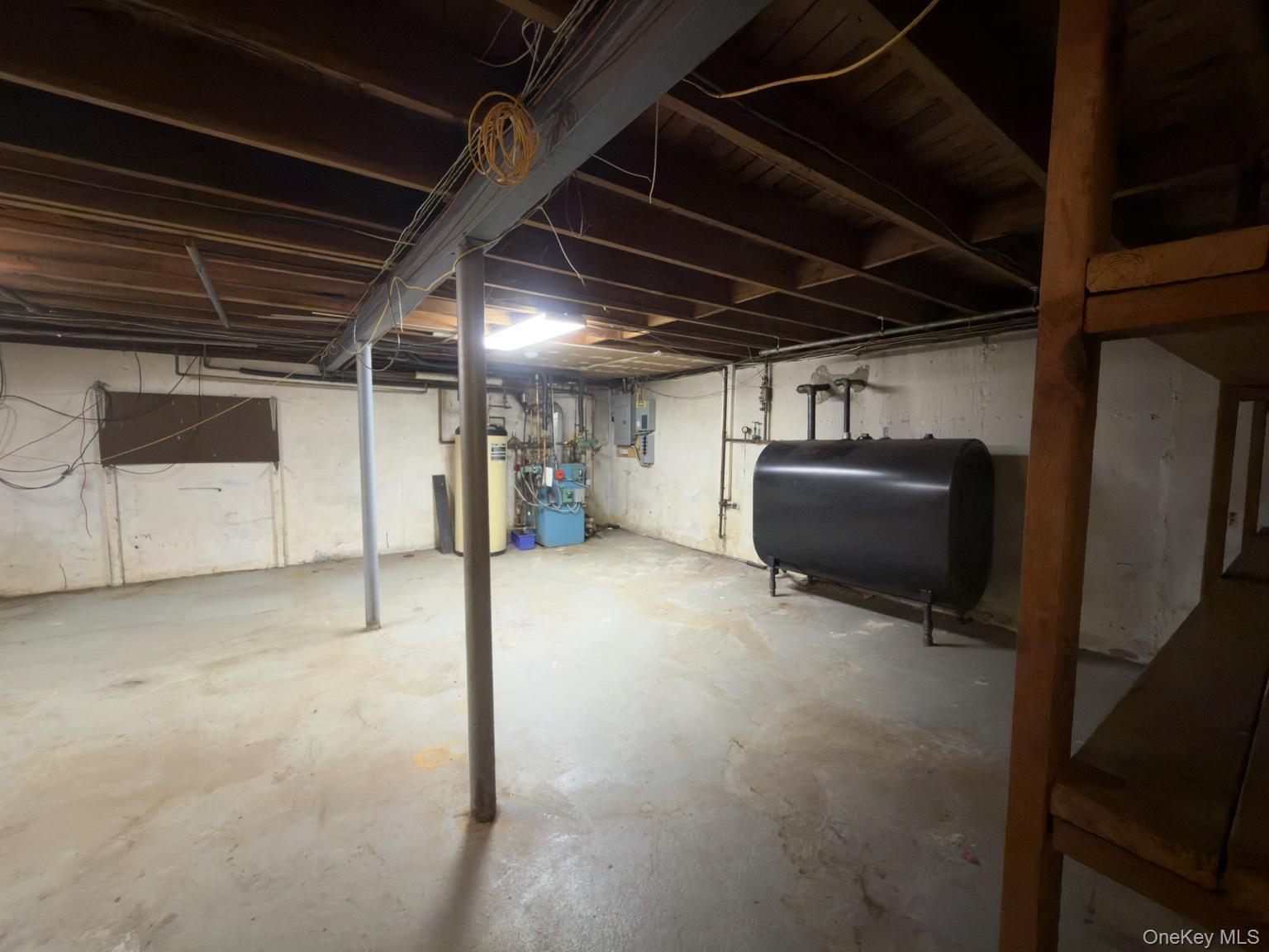 Single Family Cambon  Suffolk County, NY 11780, MLS-926234-25