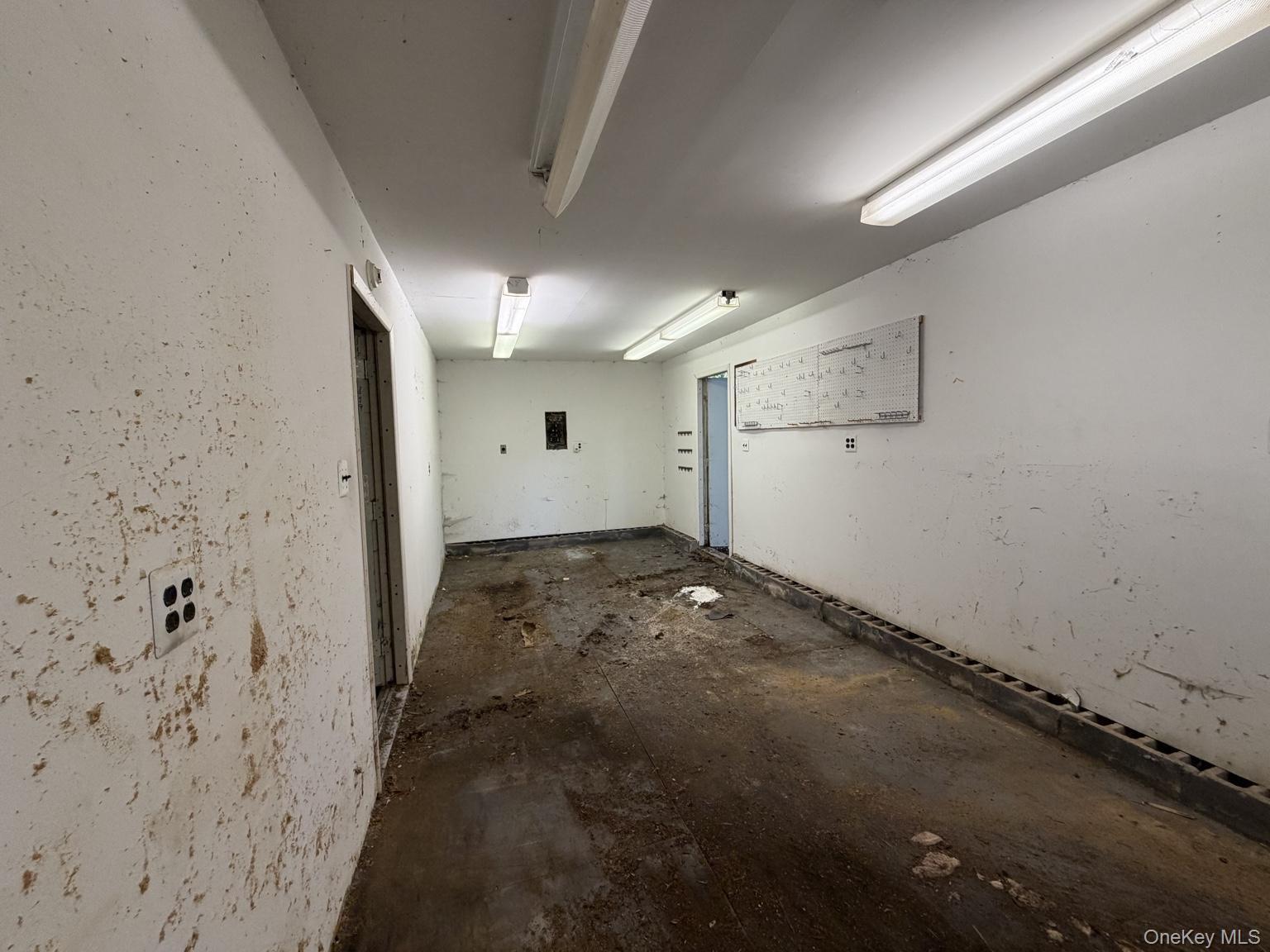 Single Family Cambon  Suffolk County, NY 11780, MLS-926234-31