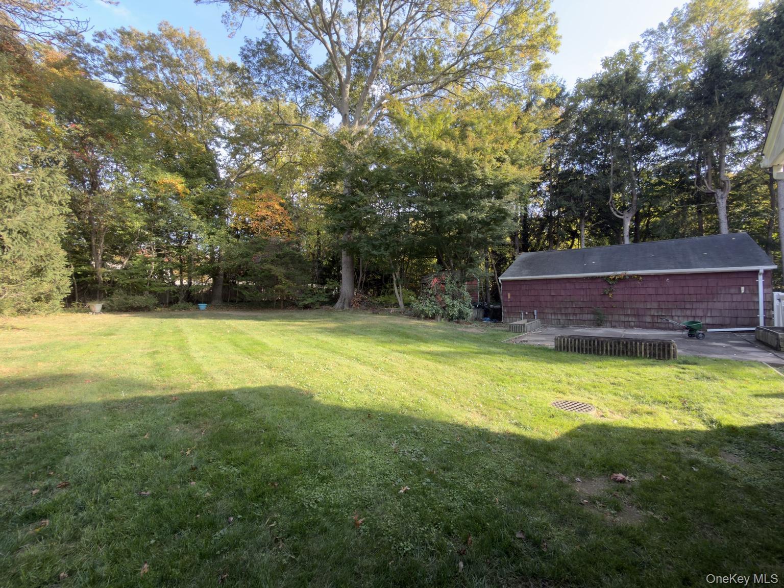 Single Family Cambon  Suffolk County, NY 11780, MLS-926234-33