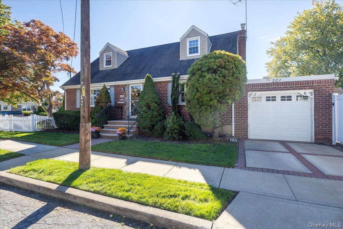 Single Family Concord  Nassau County, NY 11552, MLS-926235-3