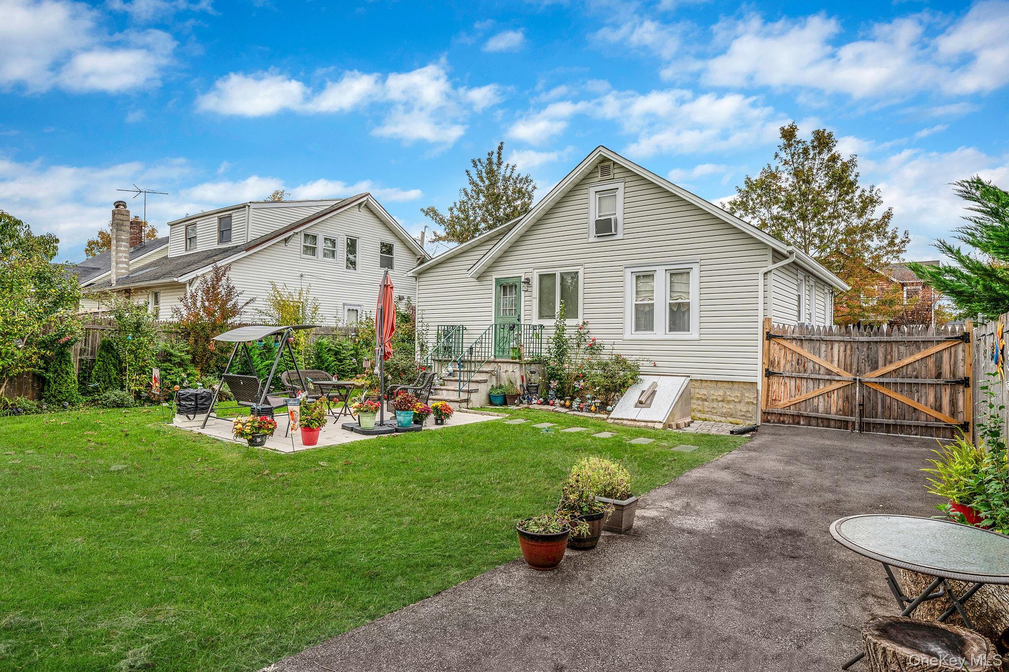 Single Family West Suffolk County, NY 11706, MLS-926248-17