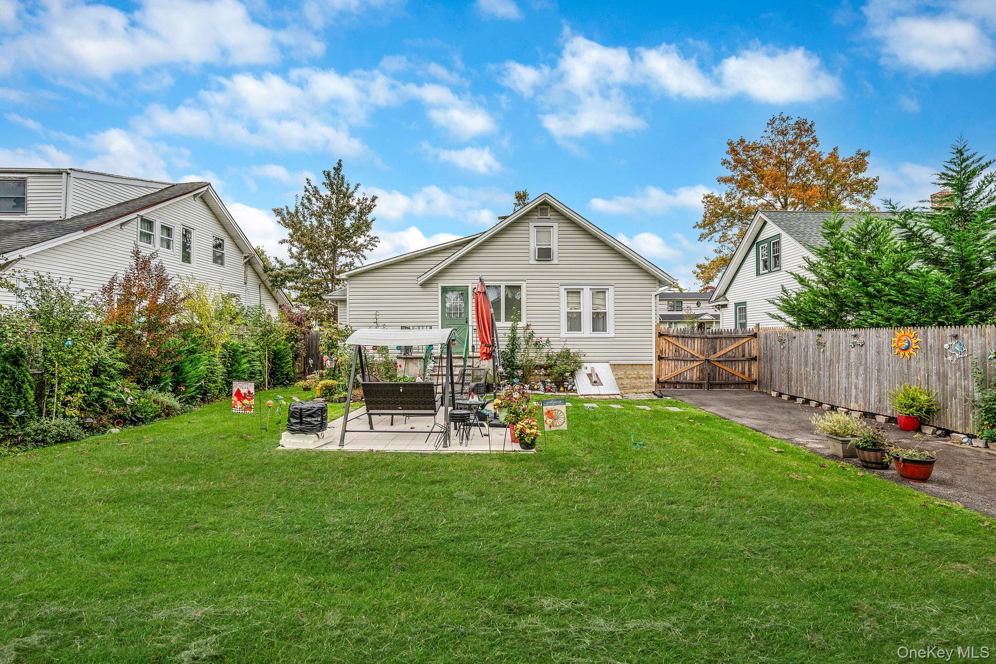 Single Family West Suffolk County, NY 11706, MLS-926248-18