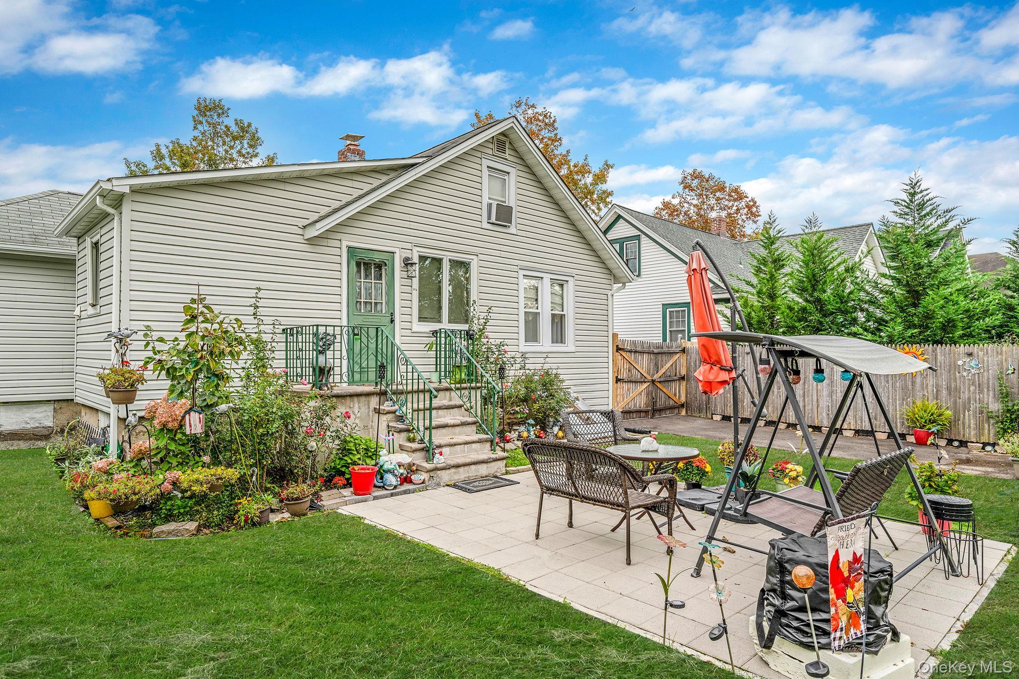 Single Family West Suffolk County, NY 11706, MLS-926248-20