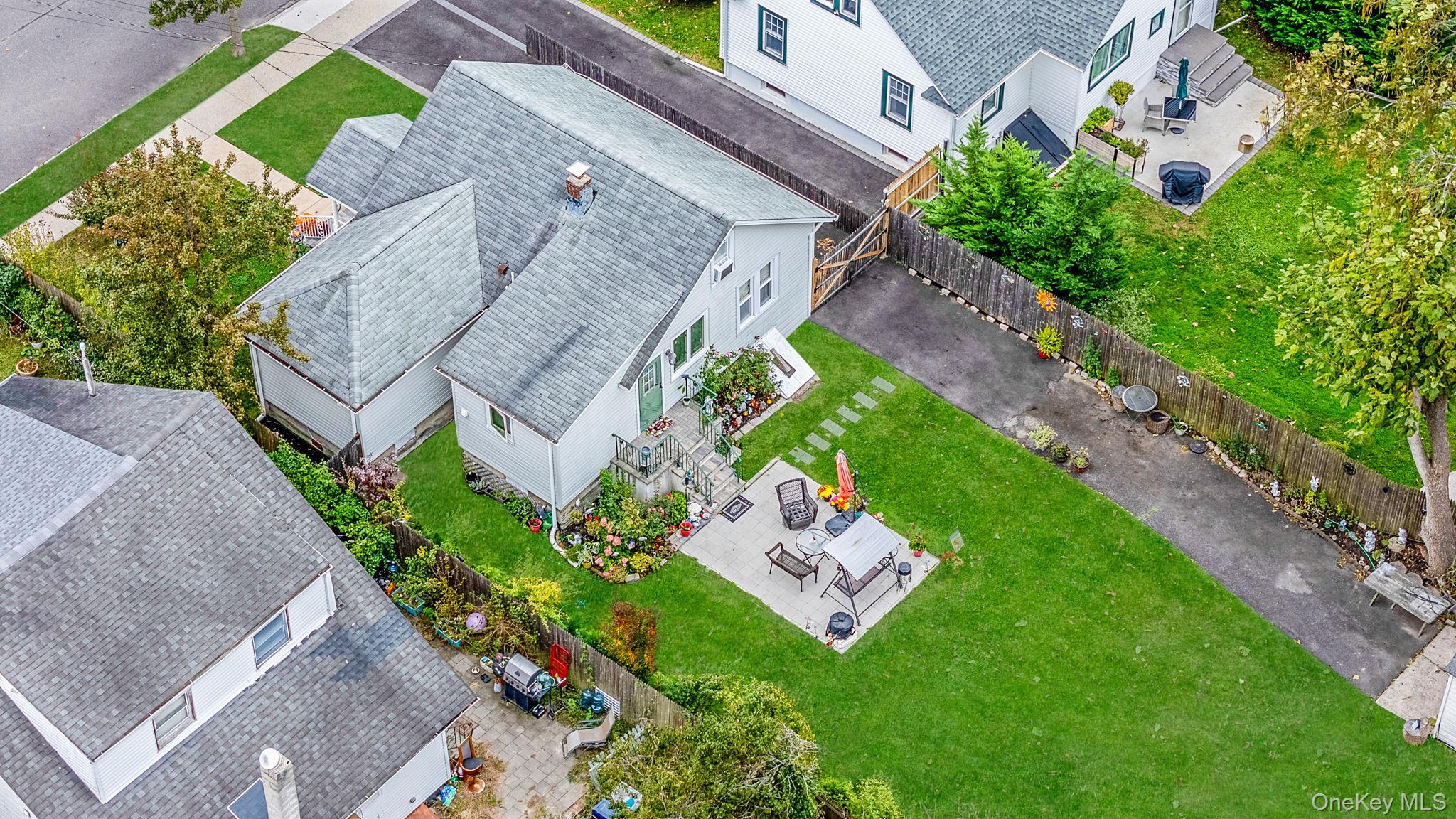 Single Family West Suffolk County, NY 11706, MLS-926248-22