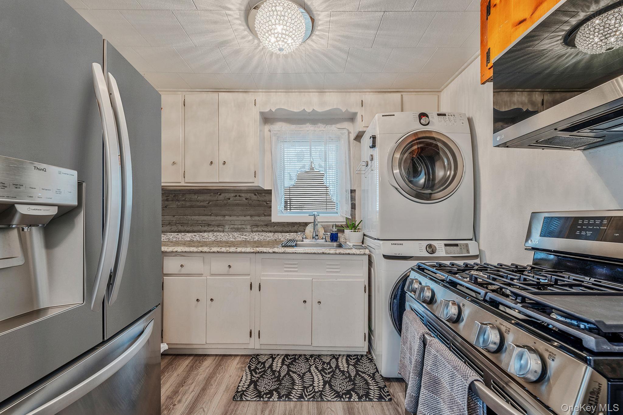 Single Family West Suffolk County, NY 11706, MLS-926248-5