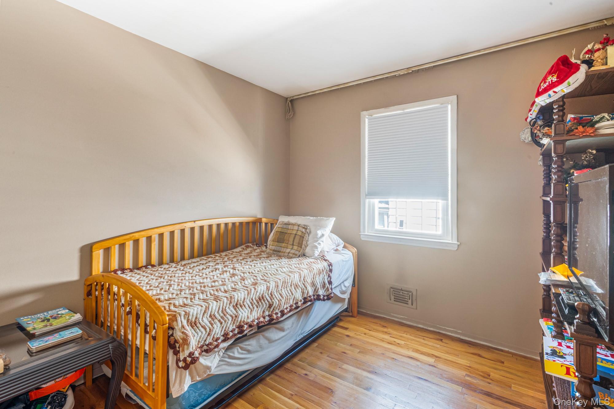 Single Family 158th Queens, NY 11357, MLS-926255-16