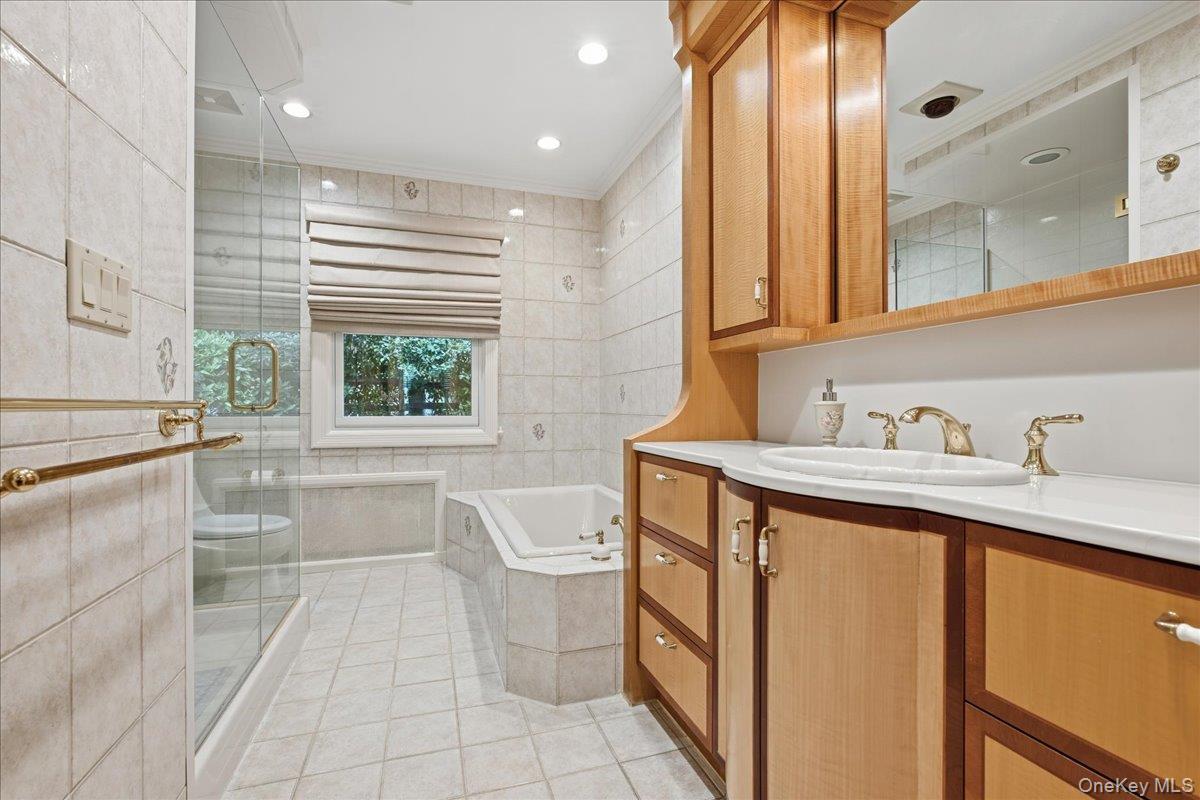 Single Family Luquer Nassau County, NY 11030, MLS-926256-21