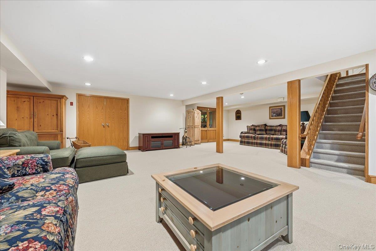 Single Family Luquer Nassau County, NY 11030, MLS-926256-29