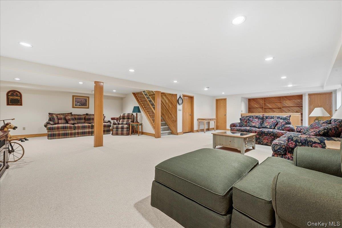 Single Family Luquer Nassau County, NY 11030, MLS-926256-30