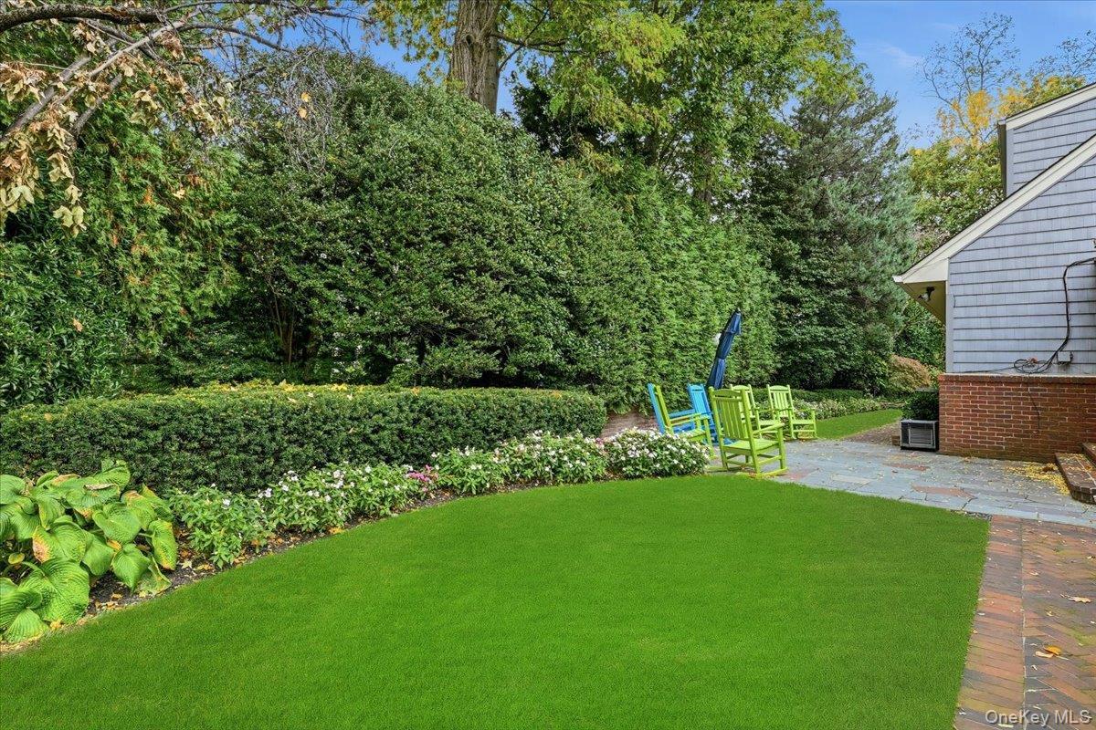 Single Family Luquer Nassau County, NY 11030, MLS-926256-35