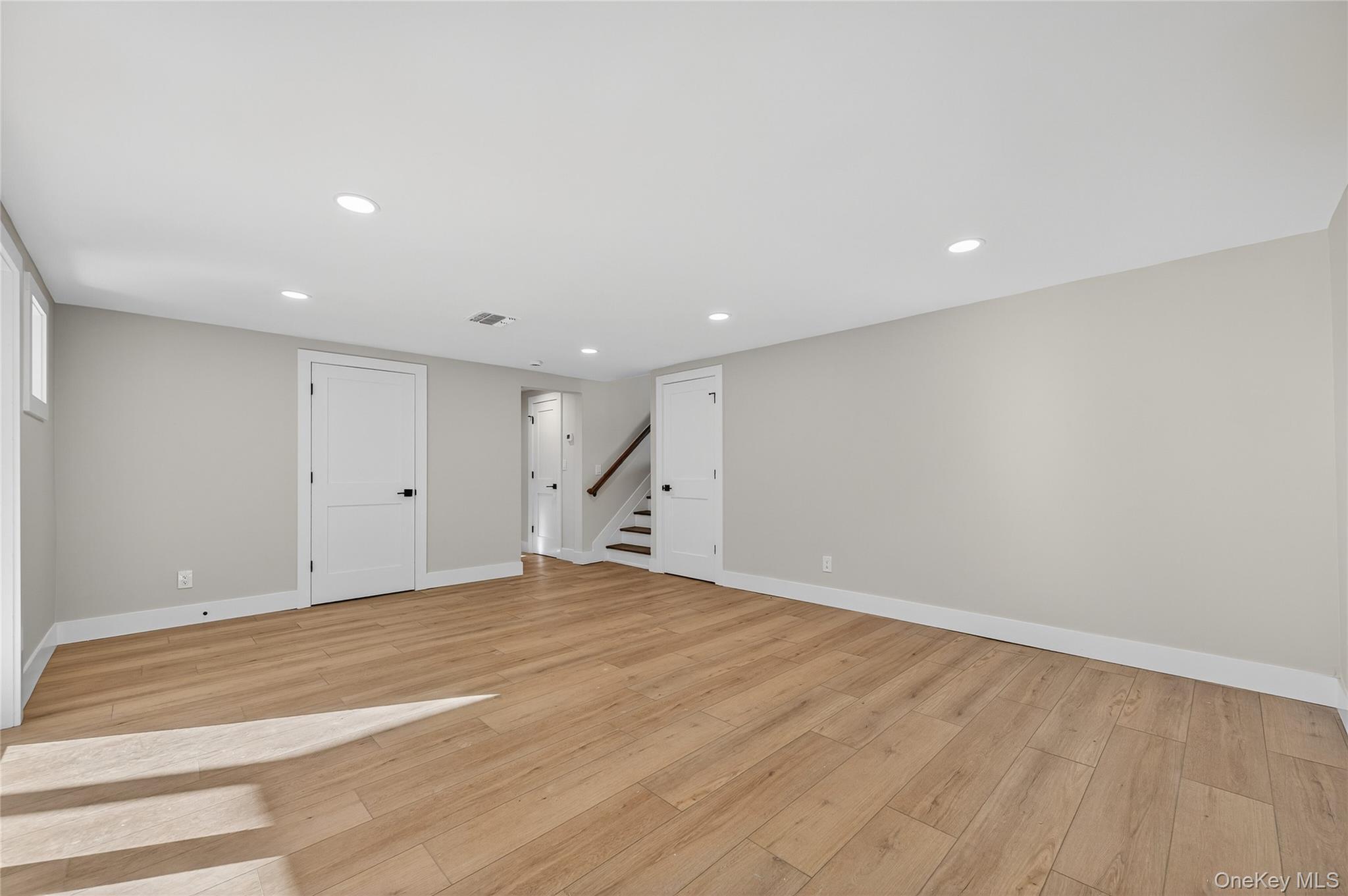 Single Family Maytime  Nassau County, NY 11753, MLS-926259-28