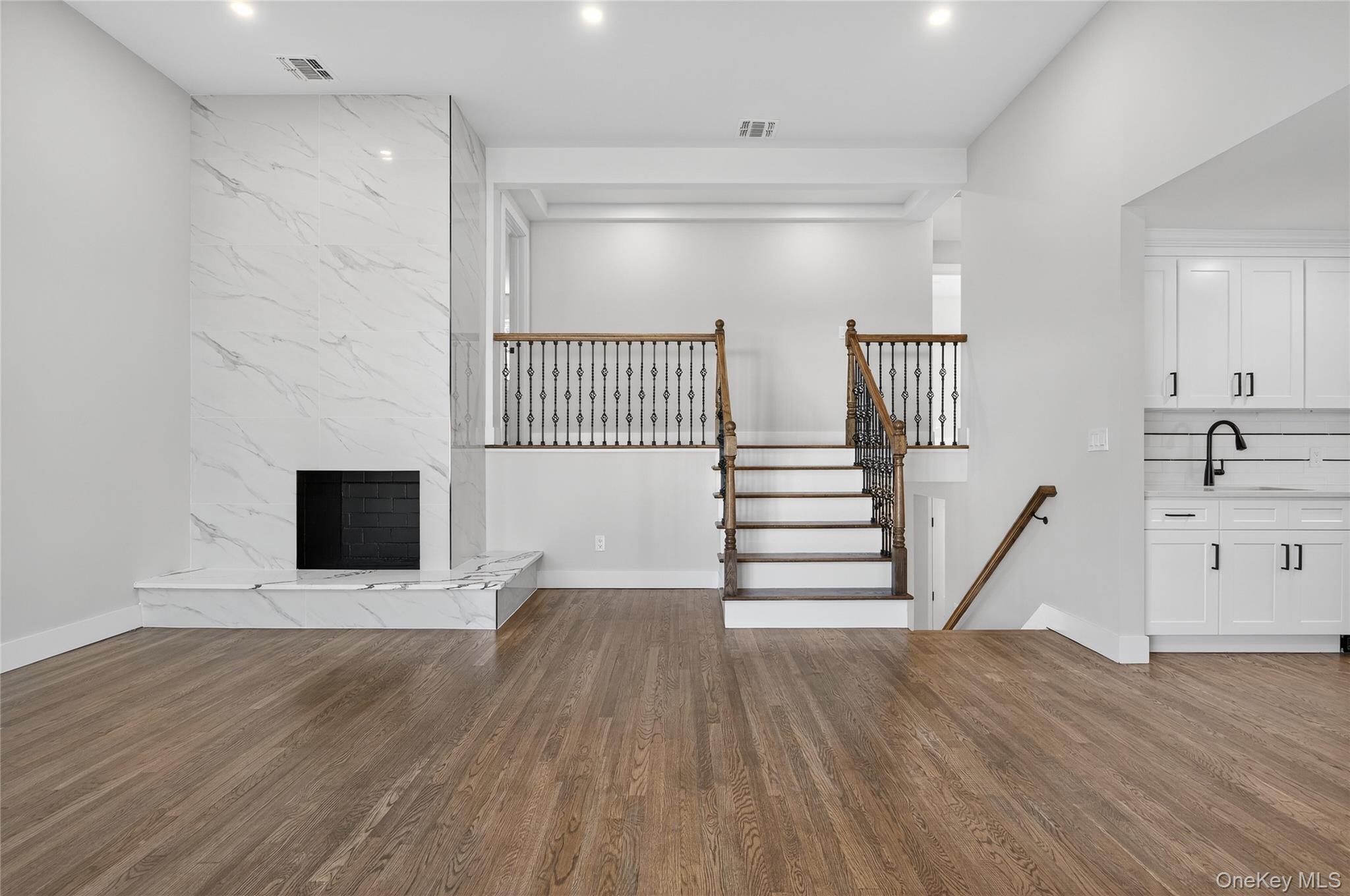 Single Family Maytime  Nassau County, NY 11753, MLS-926259-3