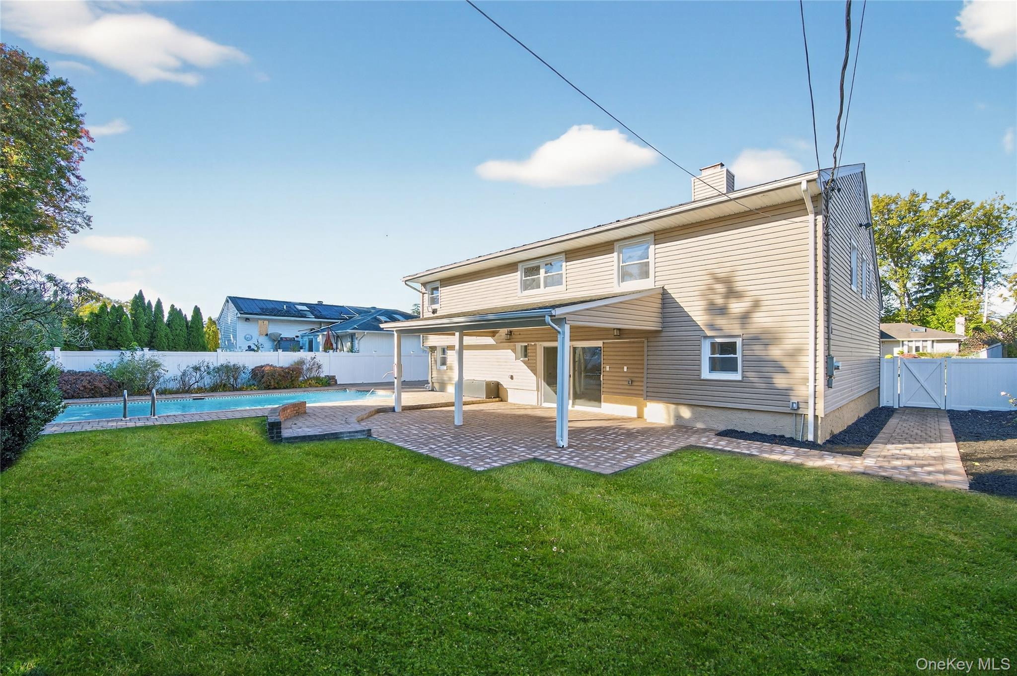 Single Family Maytime  Nassau County, NY 11753, MLS-926259-33