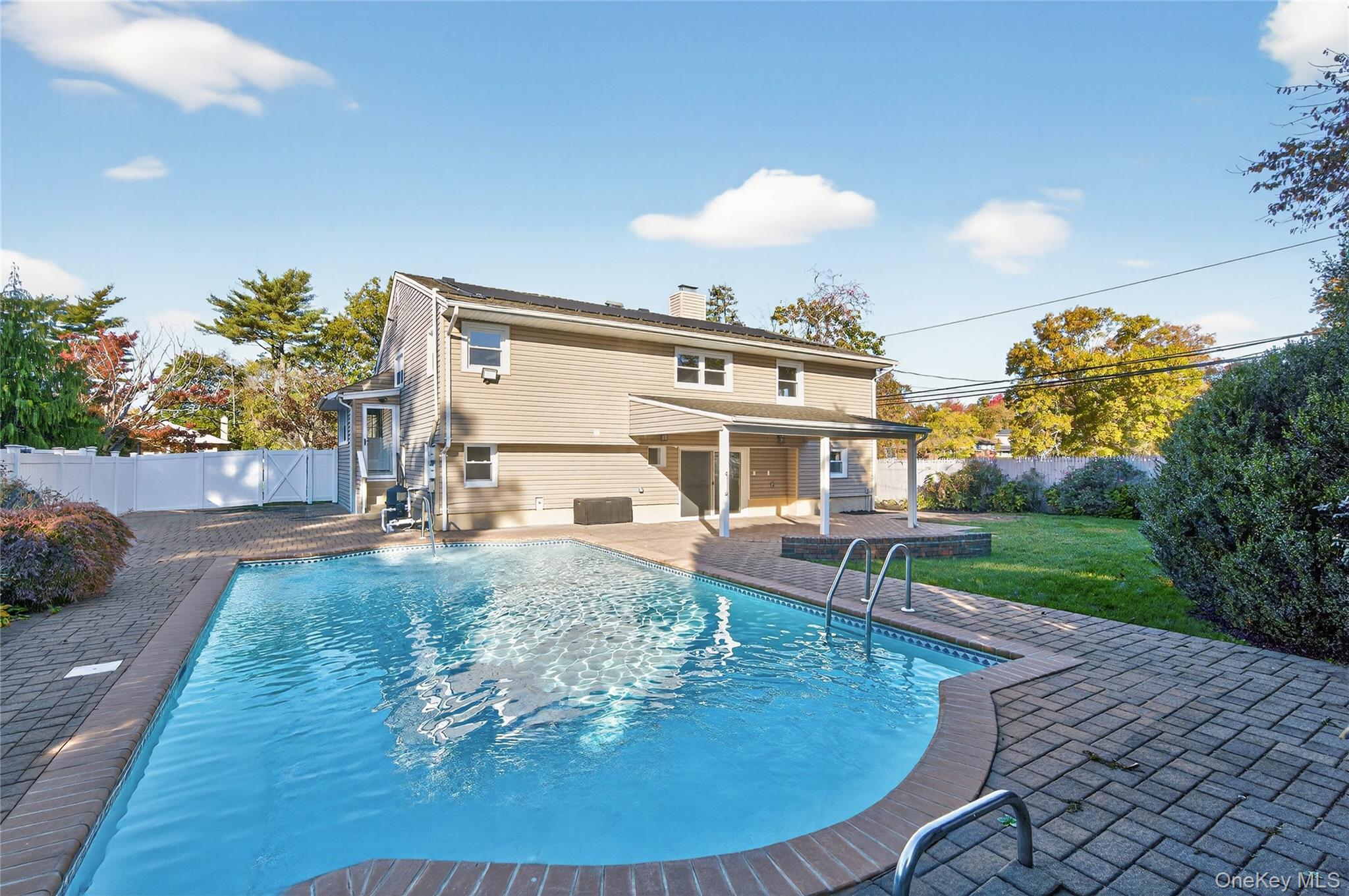 Single Family Maytime  Nassau County, NY 11753, MLS-926259-35