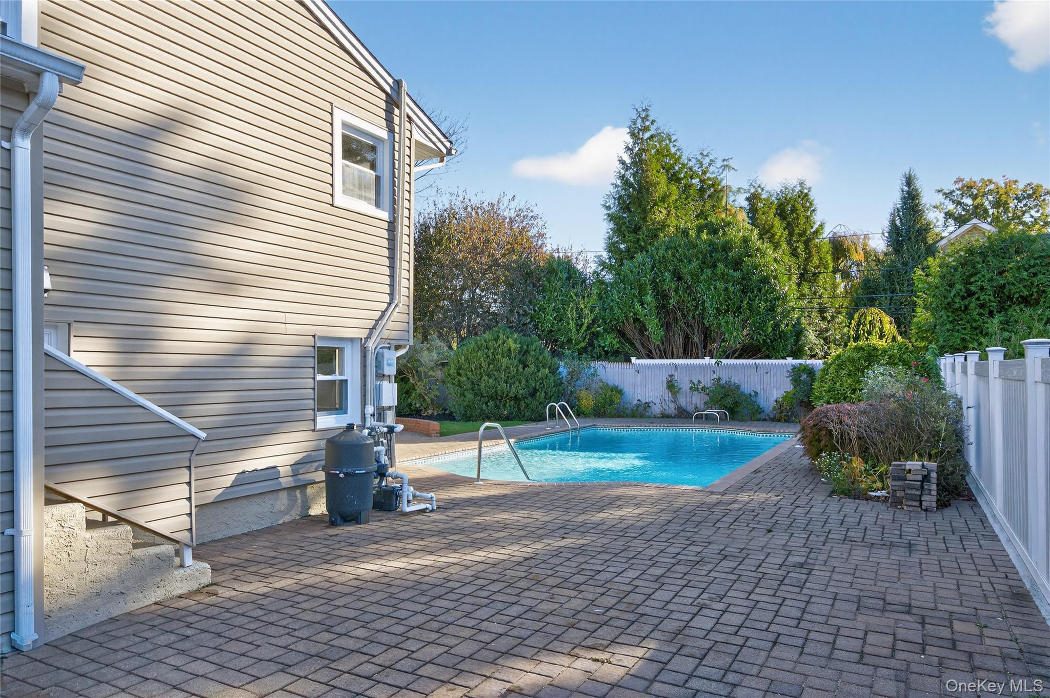 Single Family Maytime  Nassau County, NY 11753, MLS-926259-37