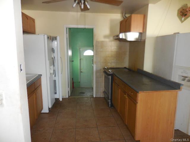 Single Family Harris Nassau County, NY 11520, MLS-926261-25