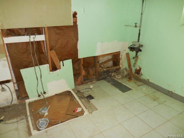 Single Family Harris Nassau County, NY 11520, MLS-926261-38