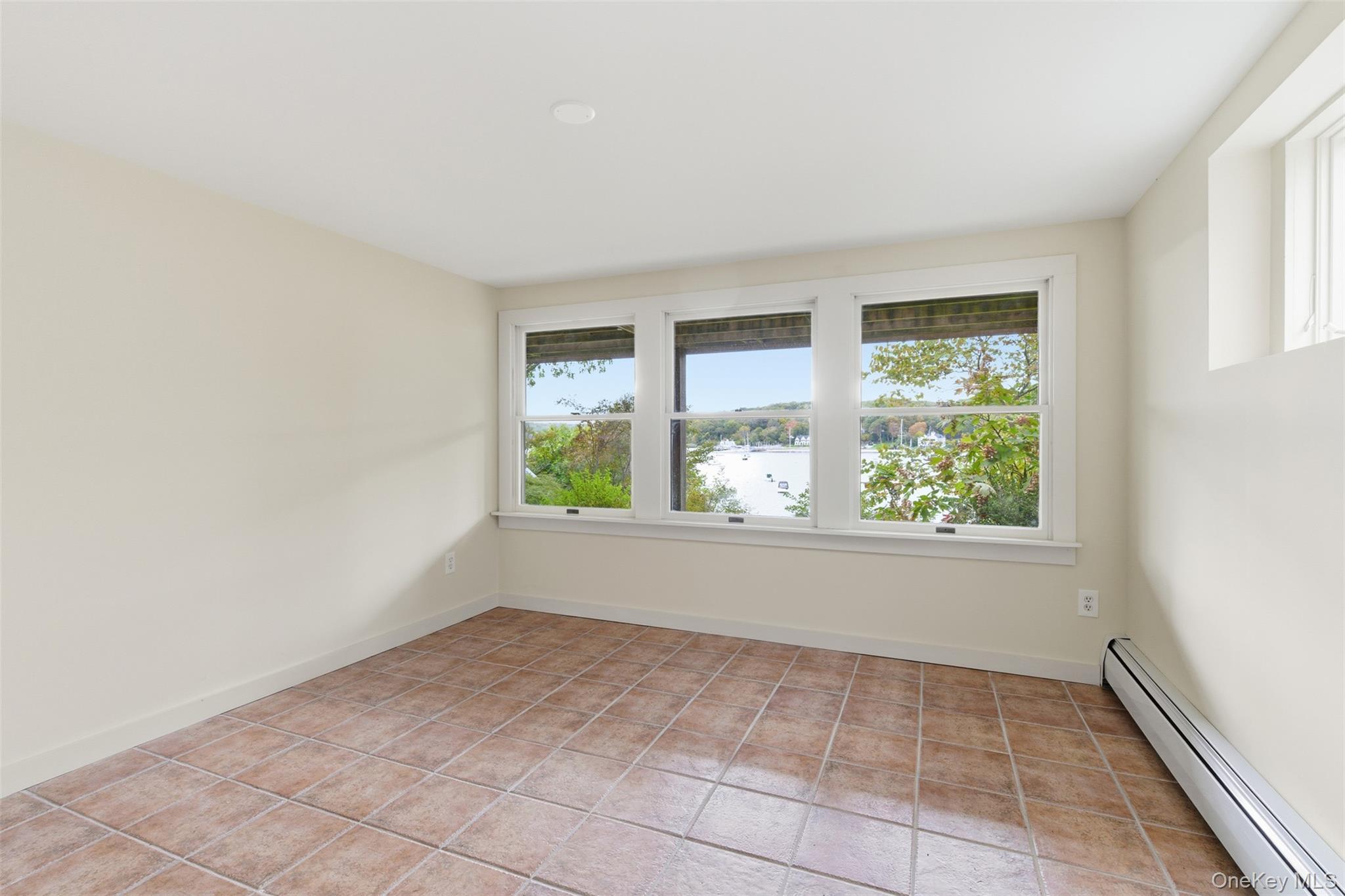 Single Family Bayview Suffolk County, NY 11768, MLS-926283-28