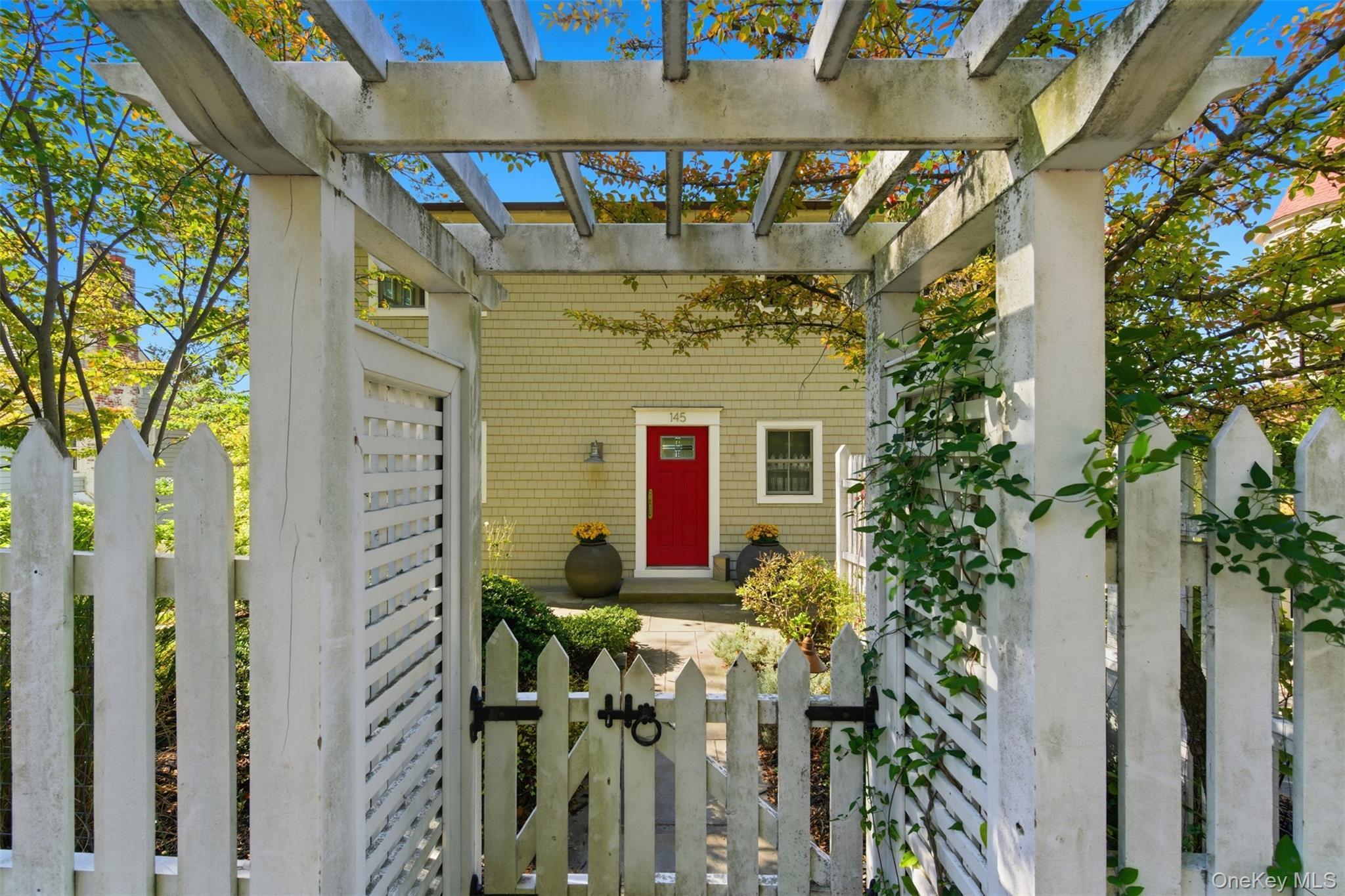 Single Family Bayview Suffolk County, NY 11768, MLS-926283-3