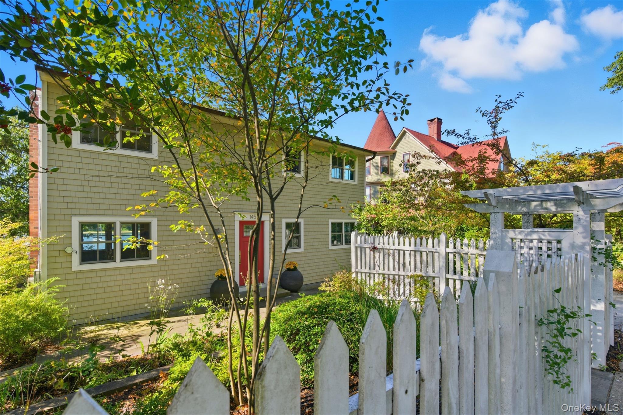 Single Family Bayview Suffolk County, NY 11768, MLS-926283-4