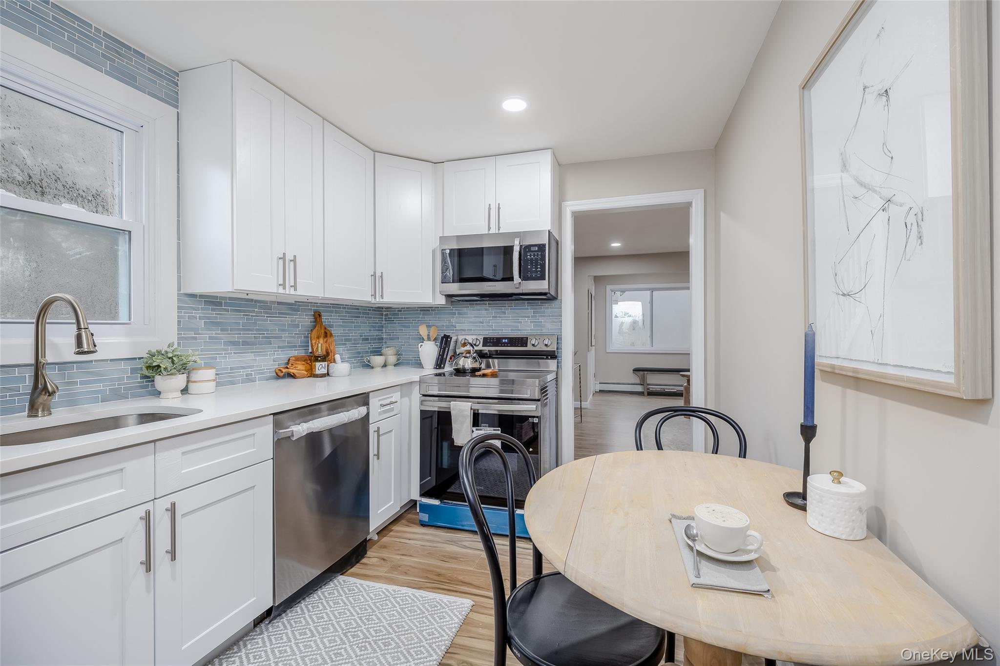 Single Family Cedarhurst  Suffolk County, NY 11784, MLS-926329-27