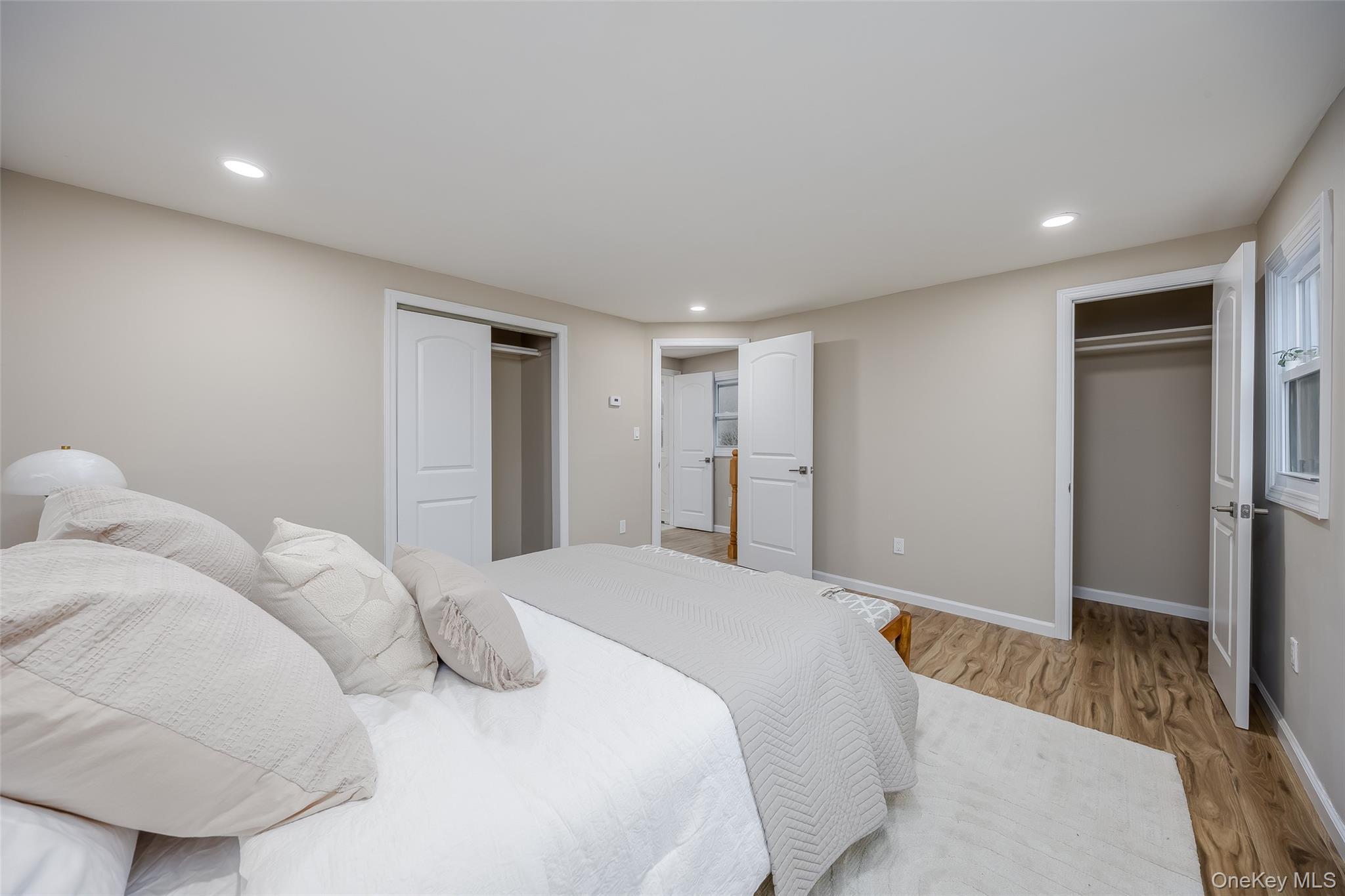 Single Family Cedarhurst  Suffolk County, NY 11784, MLS-926329-38