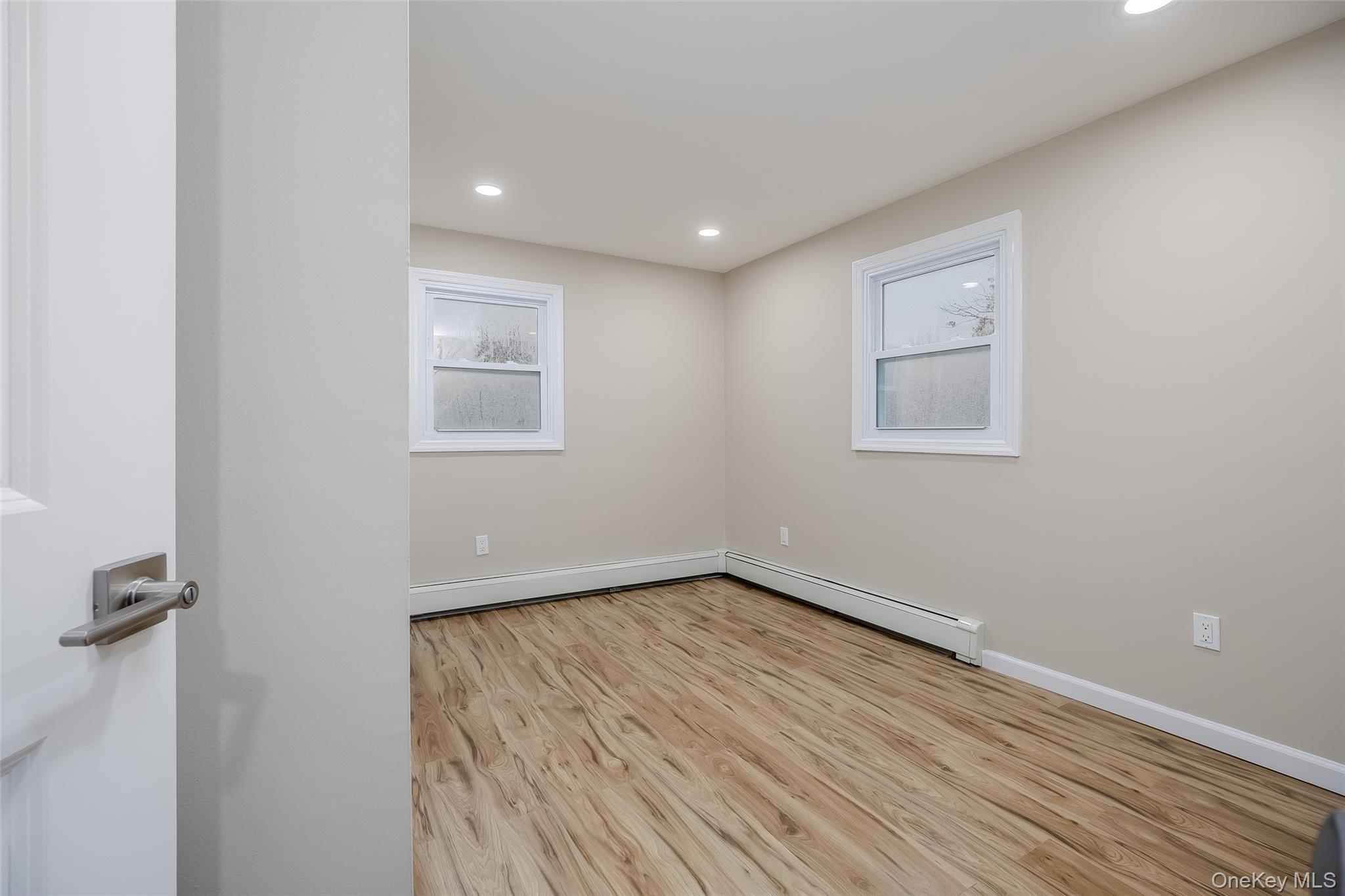 Single Family Cedarhurst  Suffolk County, NY 11784, MLS-926329-41