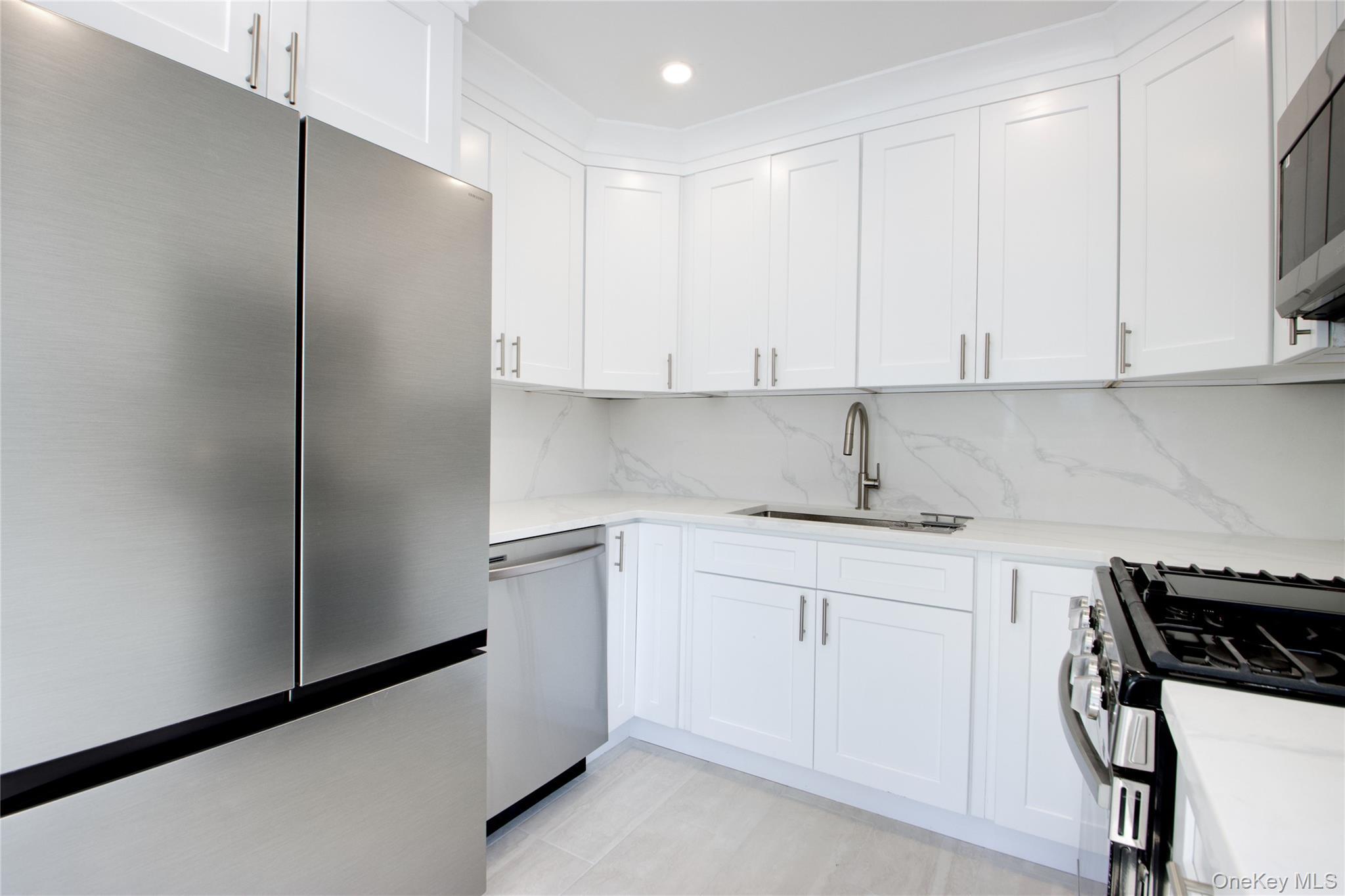 Single Family Linwood Nassau County, NY 11050, MLS-926331-14