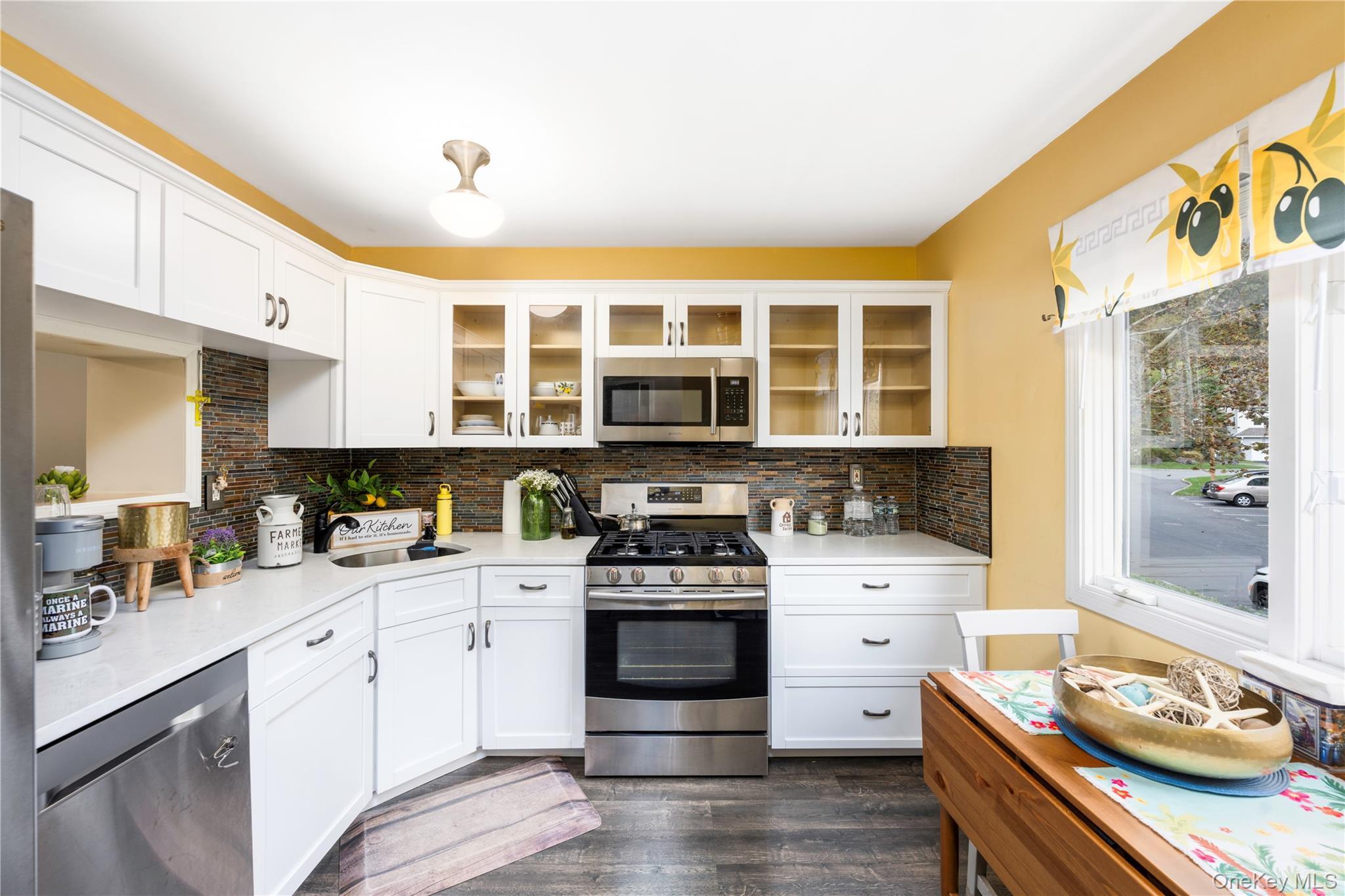 Single Family Manor  Westchester County, NY 10566, MLS-926346-4