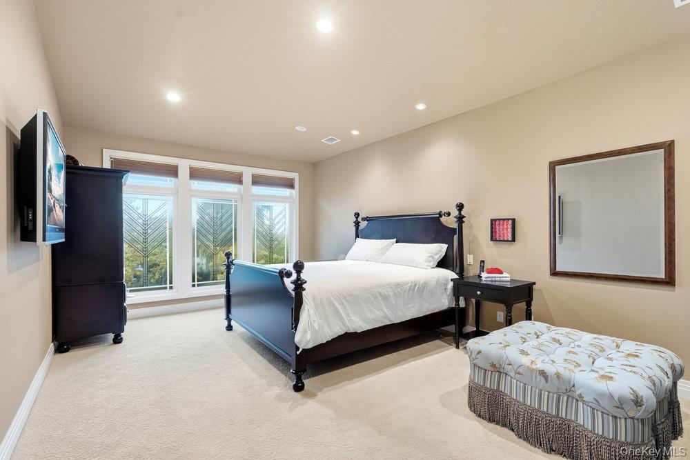 Single Family Holiday Pond Nassau County, NY 11753, MLS-926354-19