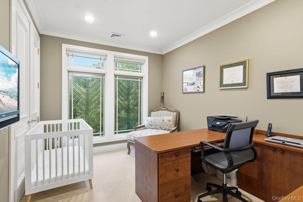 Single Family Holiday Pond Nassau County, NY 11753, MLS-926354-21