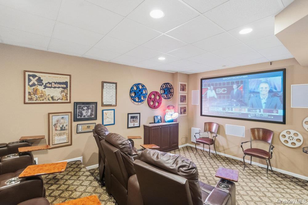 Single Family Holiday Pond Nassau County, NY 11753, MLS-926354-32