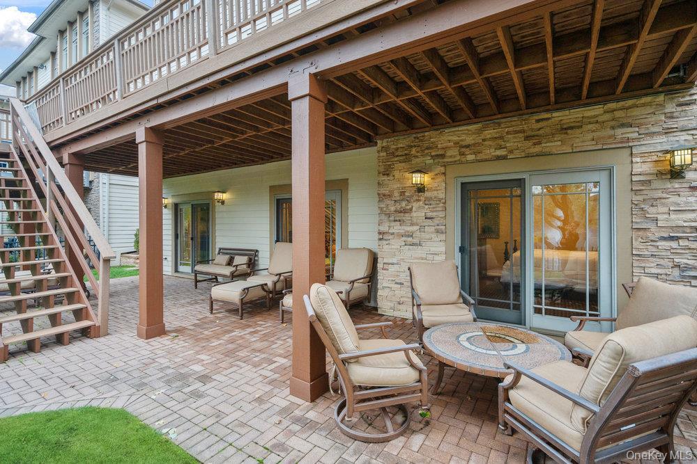 Single Family Holiday Pond Nassau County, NY 11753, MLS-926354-34