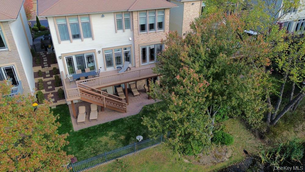 Single Family Holiday Pond  Nassau County, NY 11753, MLS-926354-39