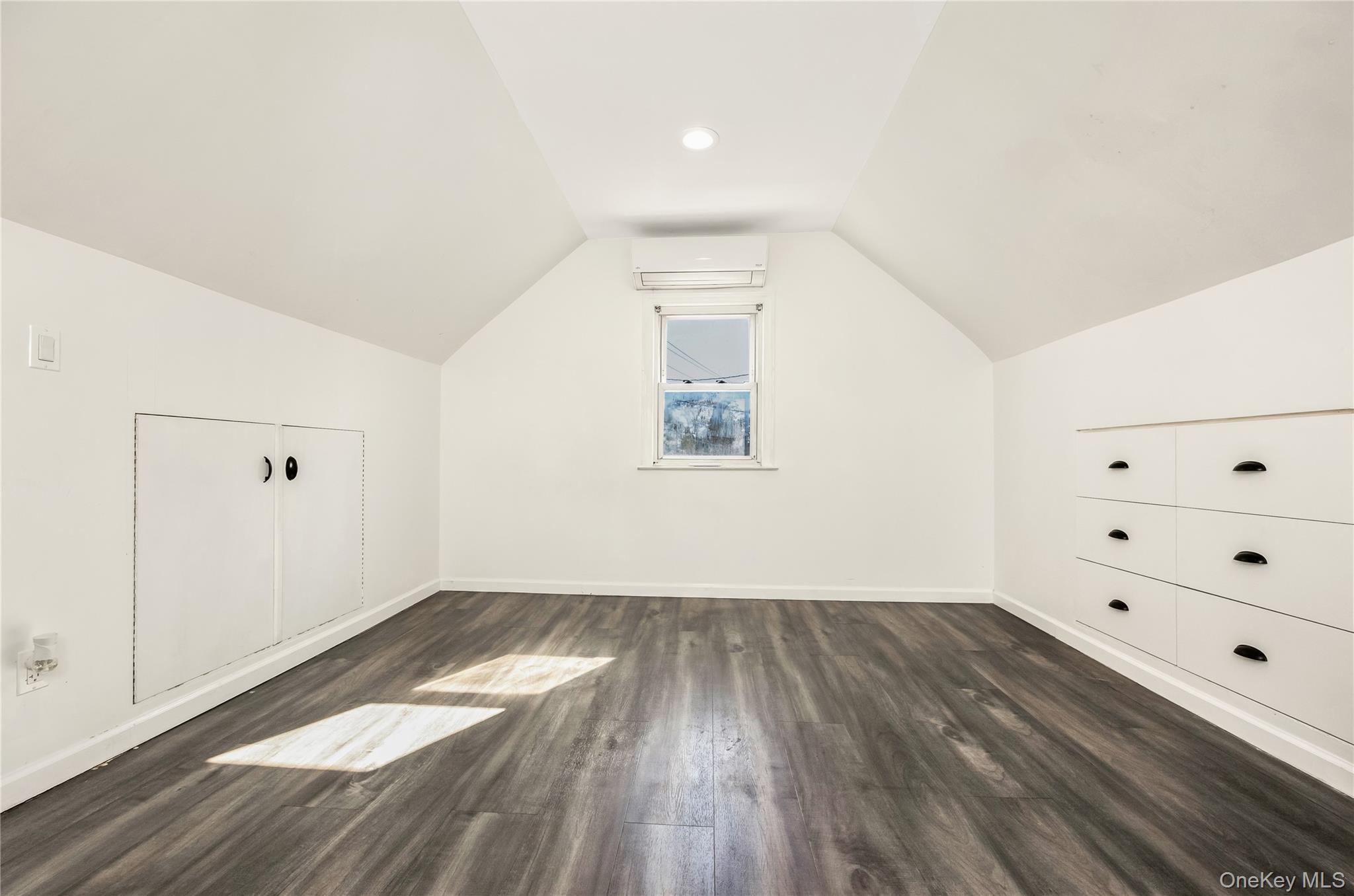 Single Family Carlls  Suffolk County, NY 11703, MLS-926386-13