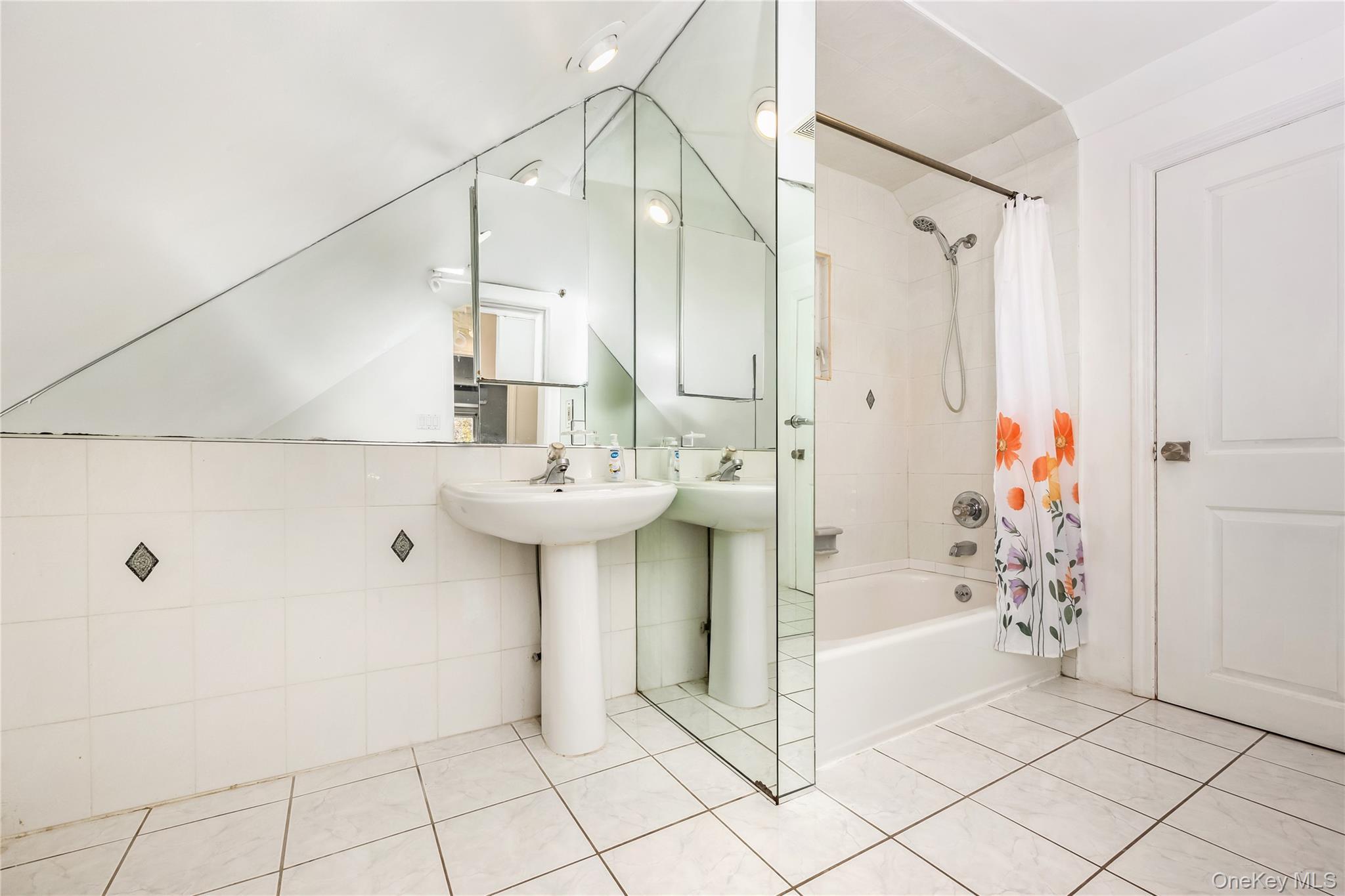 Single Family Carlls  Suffolk County, NY 11703, MLS-926386-14