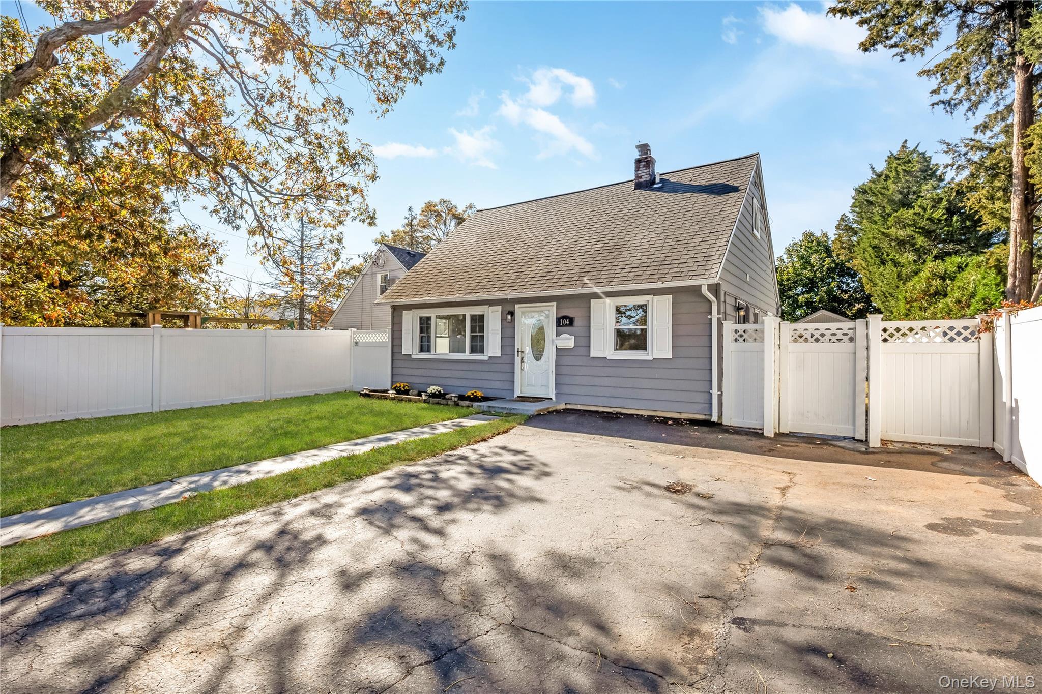 Single Family Carlls  Suffolk County, NY 11703, MLS-926386-2