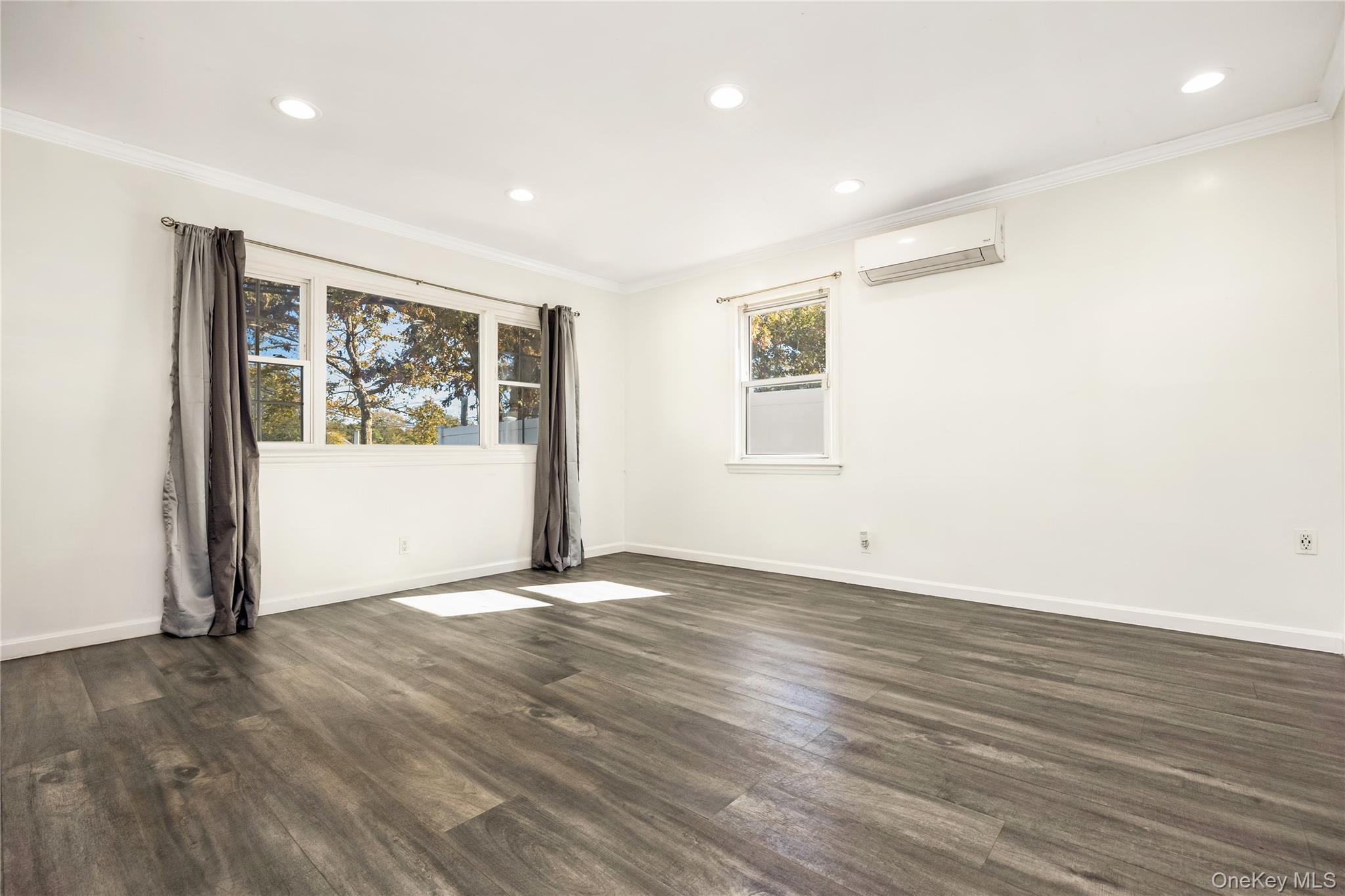 Single Family Carlls  Suffolk County, NY 11703, MLS-926386-4