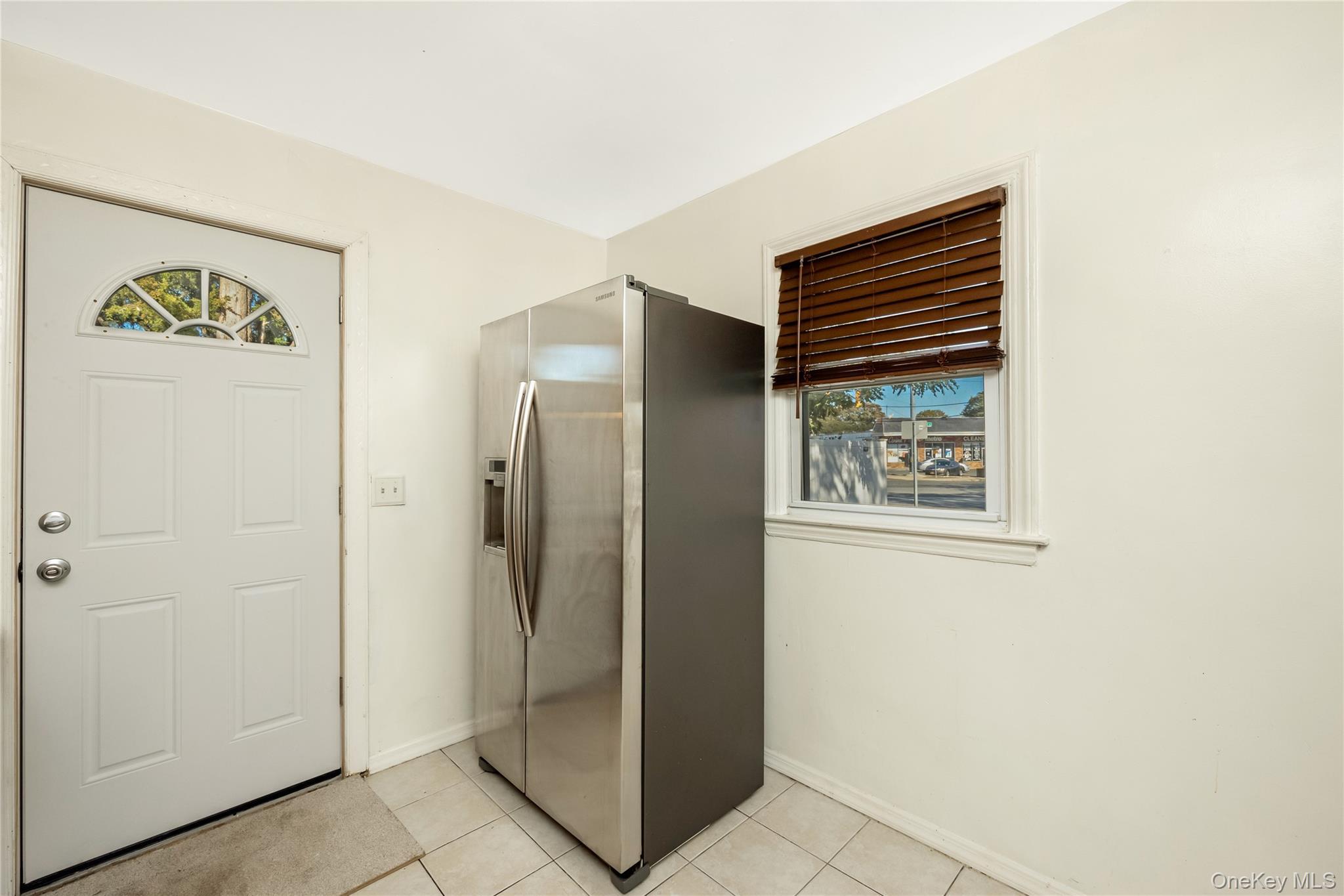 Single Family Carlls  Suffolk County, NY 11703, MLS-926386-8