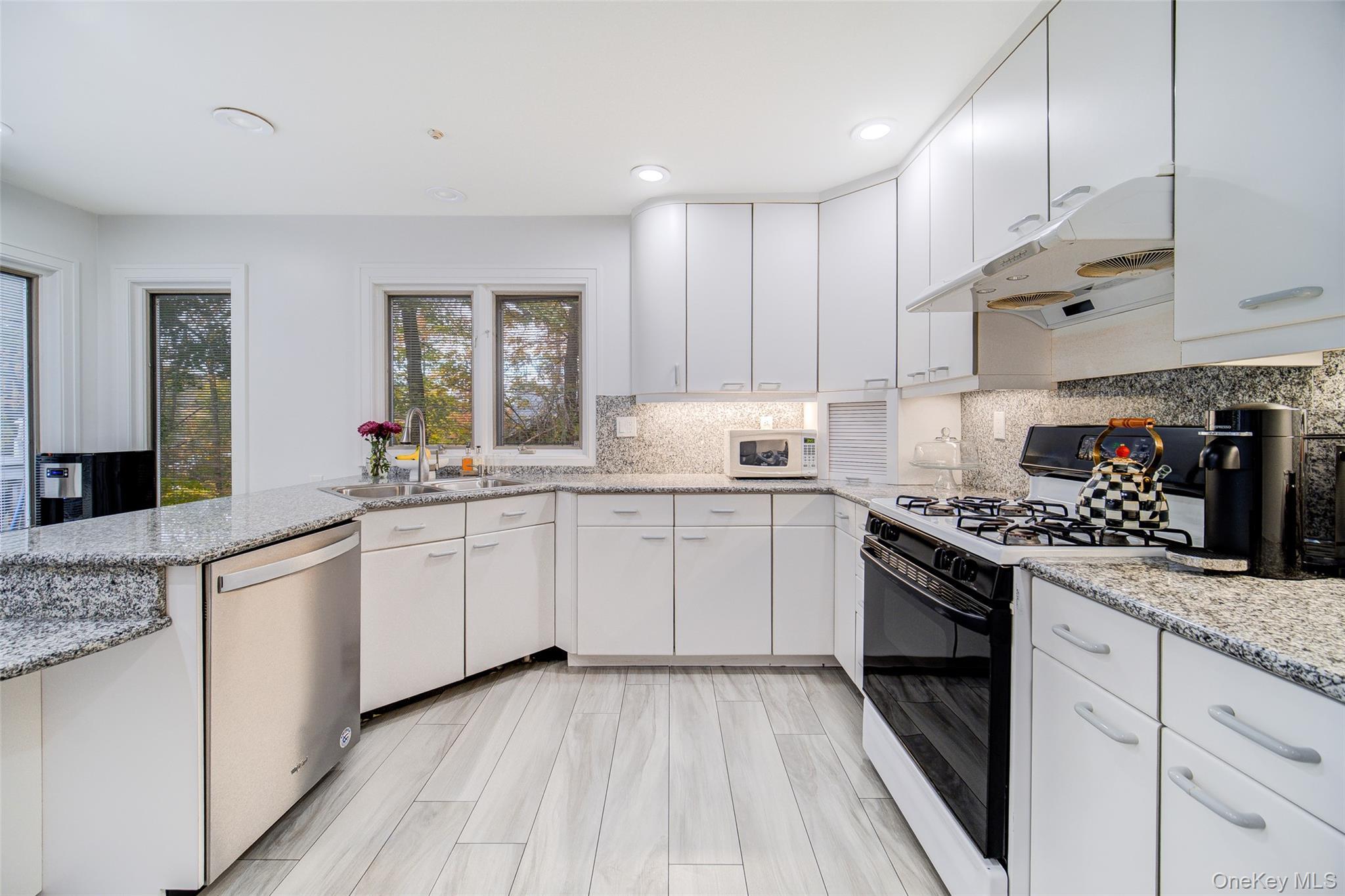 Single Family Ayr Rockland County, NY 10901, MLS-926391-14