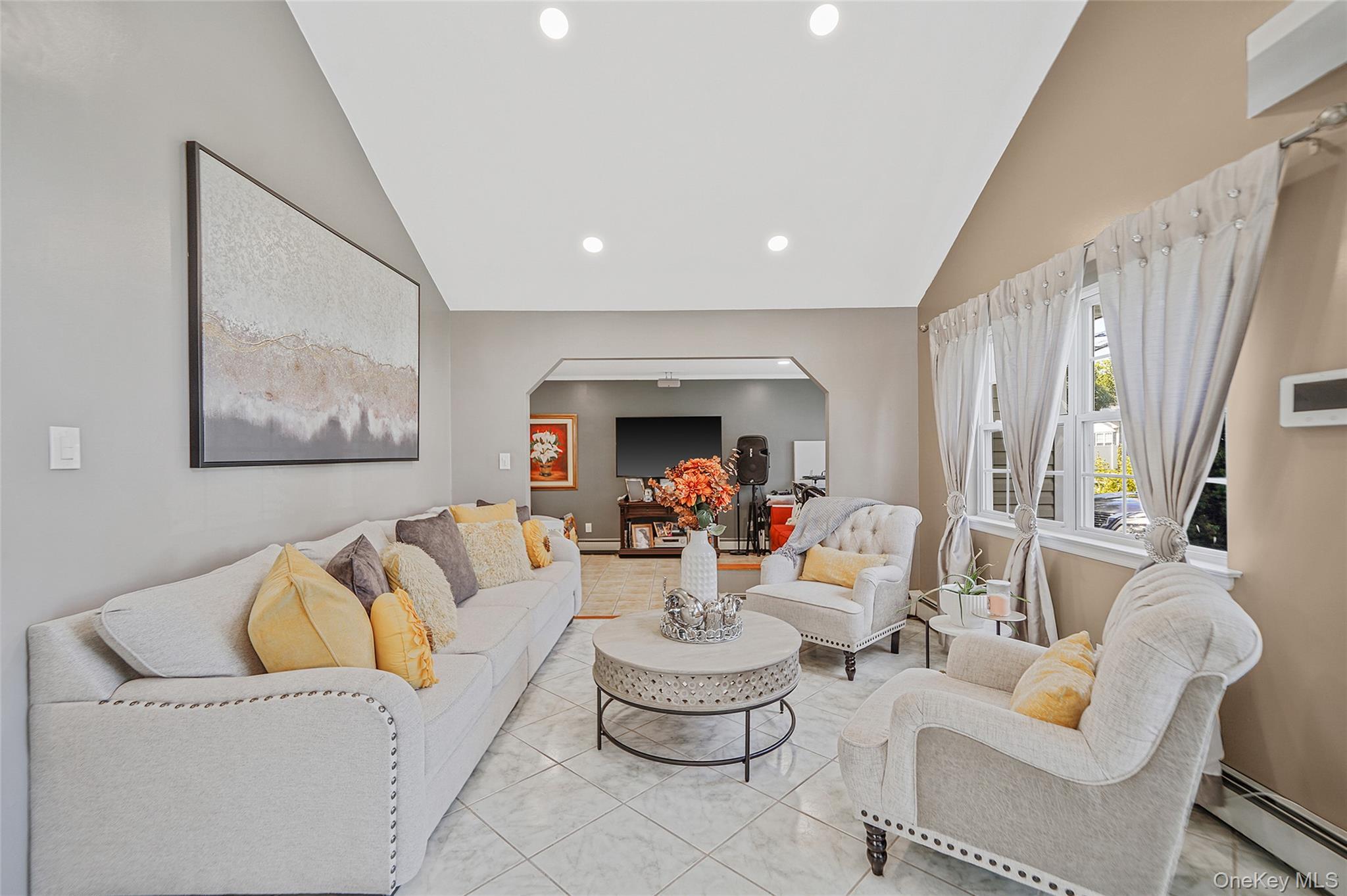 Single Family Edwin Suffolk County, NY 11706, MLS-926395-20